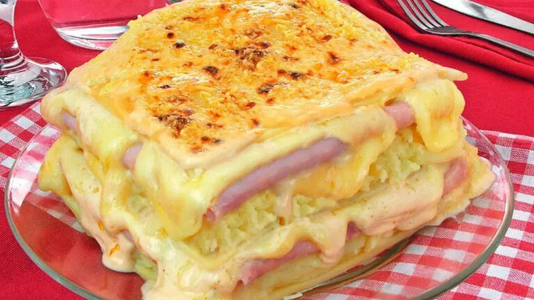 Potato lasagna with white Sause 